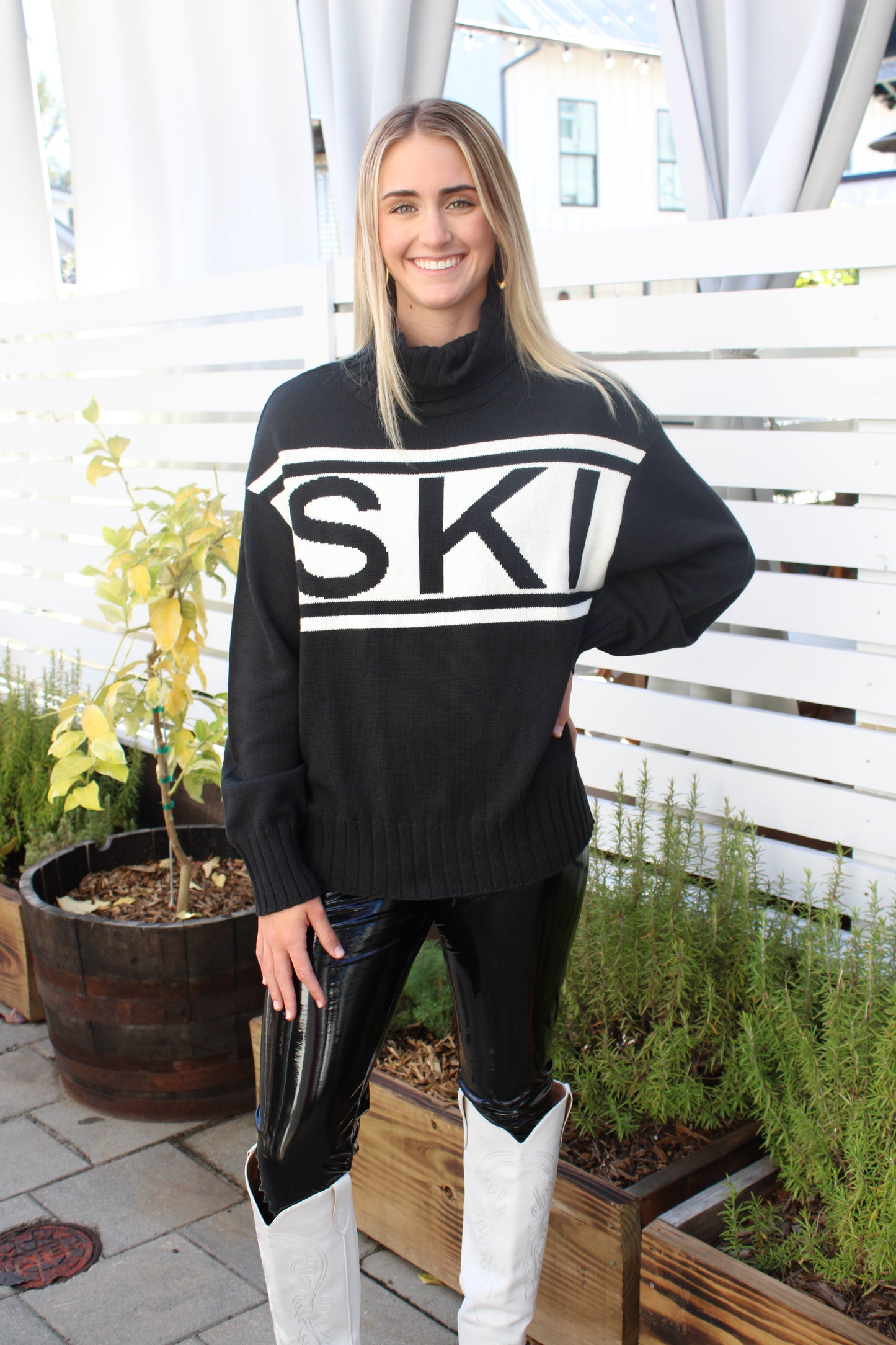 Ski Sweater in Black